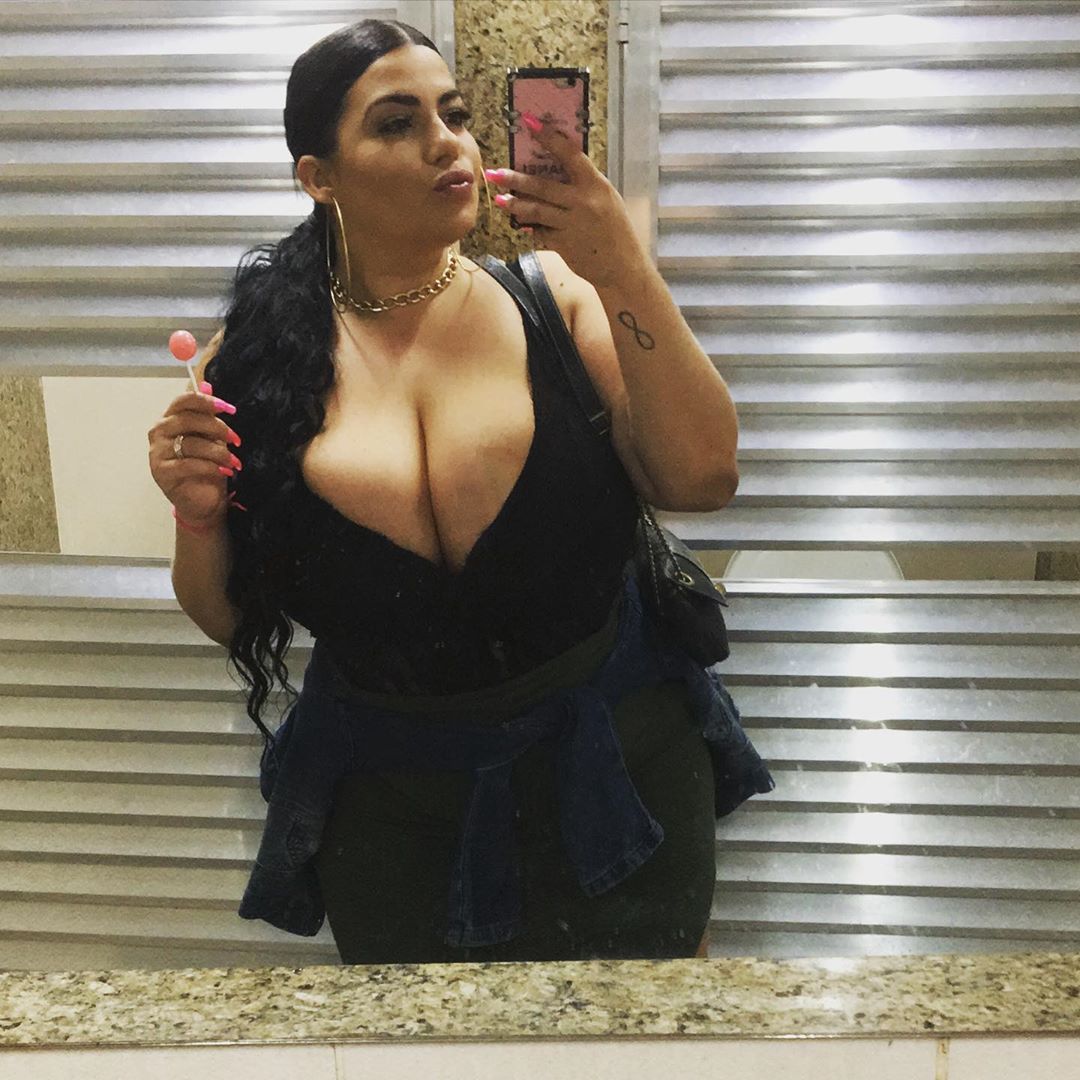 thullany desnuda